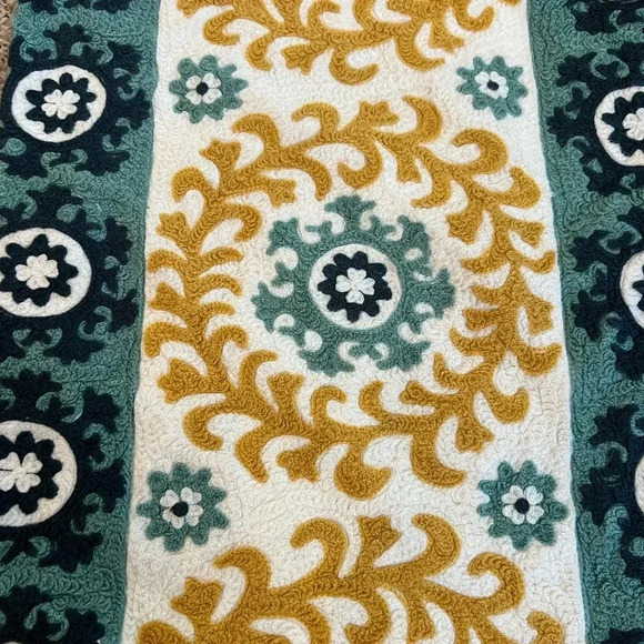 Pier 1 embroidered blue white gold medallion boho pillow cover 16 x 16 - Picture 6 of 11